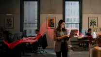 Vrouw aan het printen